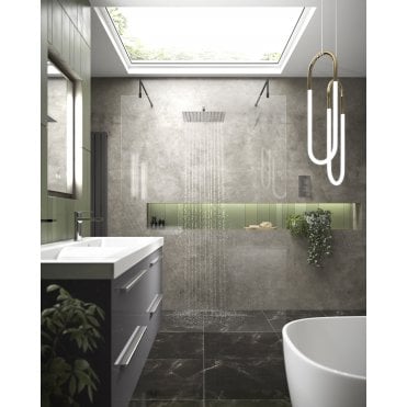 Hudson Reed 1100mm Wetroom Screen with Black Support Arms and Feet